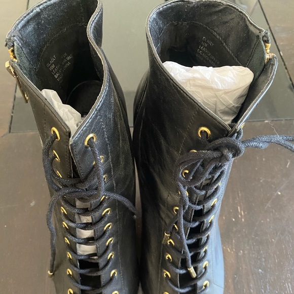 Black Steve Madden strap open toe booties - Picture 2 of 7